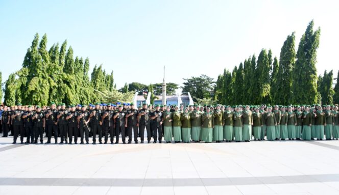 
					Ikuti Ziarah Rombongan, Danrem 044/Gapo : Jasa Pahlawan Tidak Akan Pernah Terlupakan Dan Menjadi Teladan Bagi Kita Semua