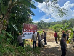 Pemulihan Akses Warga, Brimob Jambi Bangun Jembatan Darurat Antar Desa Kampung Tengah Timur dan Padang Landua