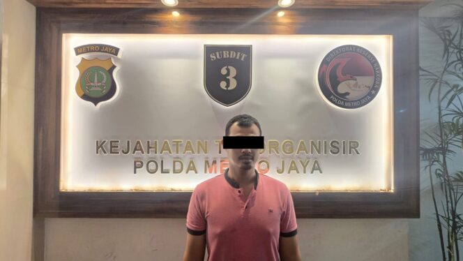 
					Polda Metro Bongkar Peredaran 4.395 Obat Berbahaya tanpa Izin Edar di Jagakarsa, 1 Orang Turut diamankan