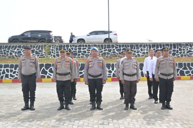 
					Kapolres Labusel Pimpin Sertijab Wakapolres dan Kapolsek Silangkitang, Tekankan Amanah dan Pengabdian Humanis