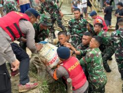 Brimob Polda Metro Jaya Gerak Cepat Perbaiki Tanggul Jebol Muara Gembong