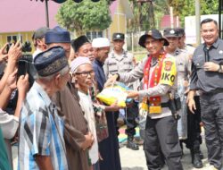 Kapolda Aceh Serahkan 300 Kasur dan Dana Tunggu Hunian untuk Korban Bencana di Ketambe