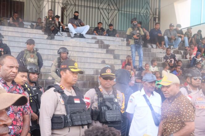 
					Operasi Damai Cartenz Hadir Jaga Kedamaian di Tengah Aksi Unjuk Rasa Yahukimo