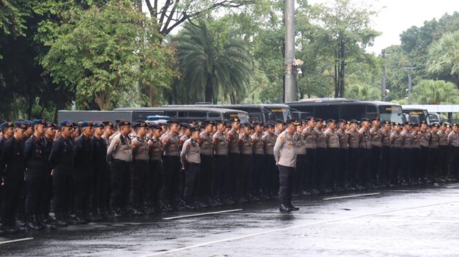 
					Libatkan 1.300 Personel, Polda Metro Jaya Amankan Laga Persija vs Madura United di GBK