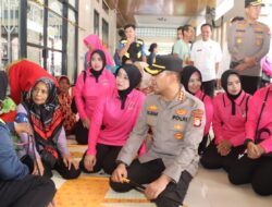 Kapolres Metro Tangerang Kota Tinjau Lokasi Pengungsian Banjir dan Dapur Umum, Salurkan Bantuan kepada Warga