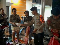 Banjir Rendam Sukamekar Bekasi, Brimob PMJ Dirikan Dapur Lapangan untuk Warga