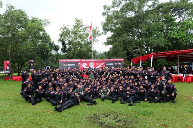 
					FAHIRA IDRIS dan BANG JAPAR Bersepakat Polri Harus Tetap di Bawah Presiden RI Sesuai Amanat Reformasi dan Konstitusi