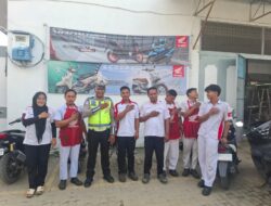 Polantas Menyapa di Cikampak, Unit Lantas Polsek Torgamba Ajak Karyawan Tertib Berlalu Lintas
