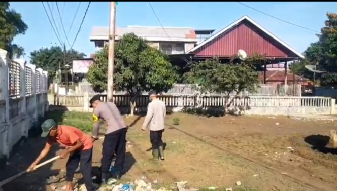 
					Bantuan Alat Berat Kapolri Dukung Pembersihan Lumpur Pasca Banjir di Pidie