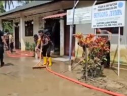 Polres Pidie Jaya Bersama Warga Gotong Royong Percepat Pemulihan Pascabanjir