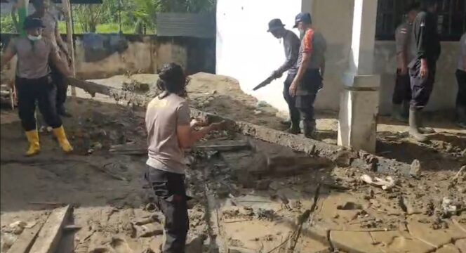 
					Polri Tegaskan Komitmen Pemulihan Pascabencana, SMA Negeri 1 Peusangan Siap untuk Kegiatan Belajar Mengajar