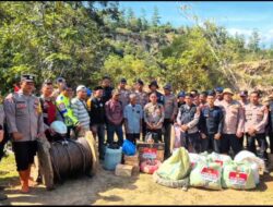 Tembus Medan Sulit, Polres Aceh Tengah Distribusikan Sembako dan Sling Baja ke Kemukiman Jamat