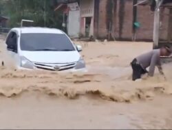 Hujan Lebat Picu Banjir Susulan, Kapolres Aceh Timur Siagakan Perahu Evakuasi di Sejumlah Gampong