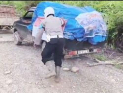 Wujudkan Kepedulian Polri, Polres Aceh Timur Salurkan Bantuan Logistik Kapolri ke 14 Titik Pengungsian Banjir