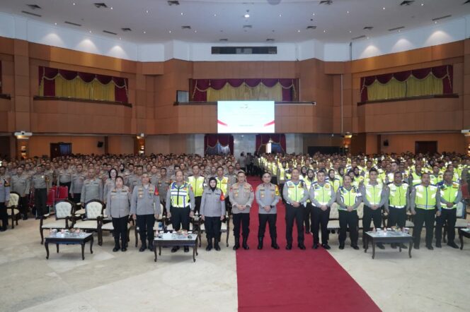 
					Wakapolda Metro Jaya Tutup Bimtek Fungsi Lalu Lintas dan SPKT Jajaran Polda Metro Jaya