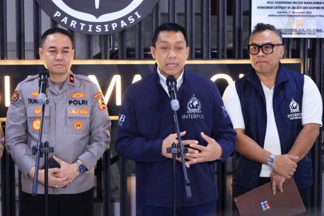 
					Interpol Terbitkan Red Notice Muhammad Riza Chalid, Polri Pastikan Keberadaan Terpantau