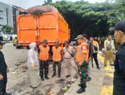 Kodim 0502/Jakarta Utara Bersama Pemkot Tangani Darurat Sampah di Papanggo Tanjung Priok
