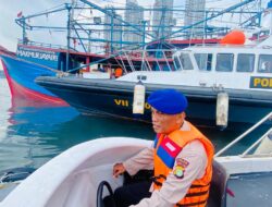 Ditpolairud Polda Metro Jaya Relokasi 12 Kapal Perikanan Mangkrak di Muara Angke
