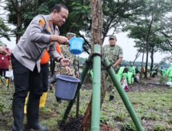 Kompak, TNI-Polri-Warga Jakarta bersih-bersih Waduk Cincin Papanggo; Pangdam dan Kapolda Turun Langsung