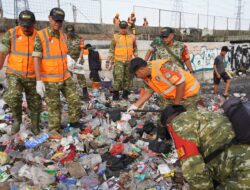 Hujan Tak Surutkan Semangat, Tiga Pilar Bersama Warga Jakarta Utara Gelar Karya Bhakti Bersih Lingkungan