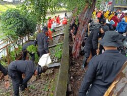 Detasemen Gegana Satbrimob PMJ Gelar “Jaga Jakarta Bersih” di Kali Grogol, Palmerah