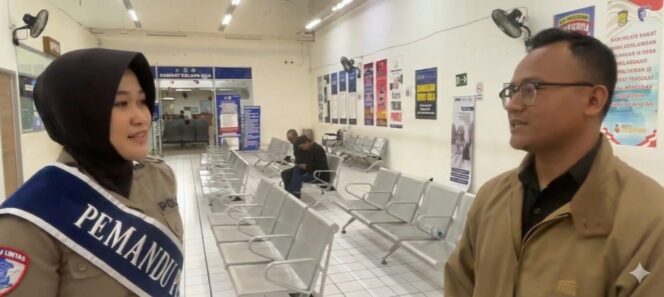 
					Warga Apresiasi Pelayanan Samsat Kelapa Dua, Tanda Jelas Bikin Proses Cepat dan Mudah