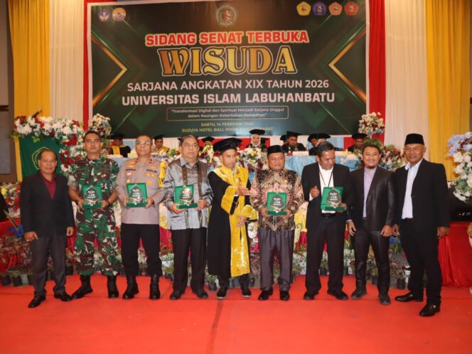 
					Wakapolres Labuhanbatu Hadiri Wisuda Sarjana Angkatan XIX Universitas Islam Labuhanbatu Tahun 2026
