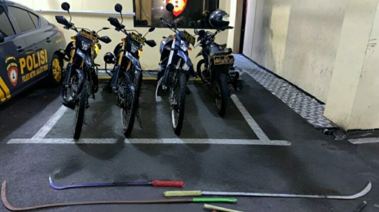 Satgas Anti Tawuran Brimob dan Polres Jaktim Gagalkan Tawuran, 4 Sajam Disita