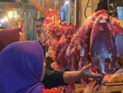 Lonjakan Pembeli Jelang Puasa, Pasar Parakanmuncang Ramai Sejak Pagi