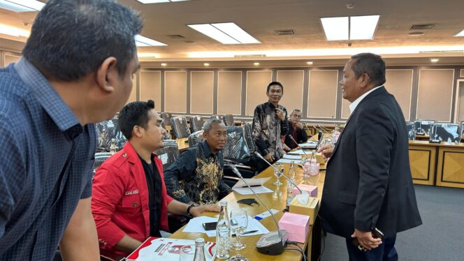 
					Suarakan Aspirasi Petani Padang Halaban, Ketua DPC GMNI Labuhanbatu Hadiri RDP di Komisi XIII DPR RI
