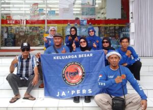 LPK Bahu Aba Indonesia Bersama Paguyuban Ja’pers Bagi Takjil Sekaligus Bukber