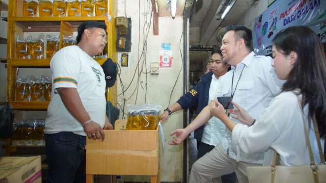 
					Ditreskrimsus Polda Metro Cek Harga dan Stok Sembako di Rawamangun Jelang Lebaran