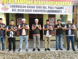 Satresnarkoba Polres Labuhanbatu Bagikan  Takjil  Kepada Masyarakat di Bulan Suci Ramadan 1447 H 