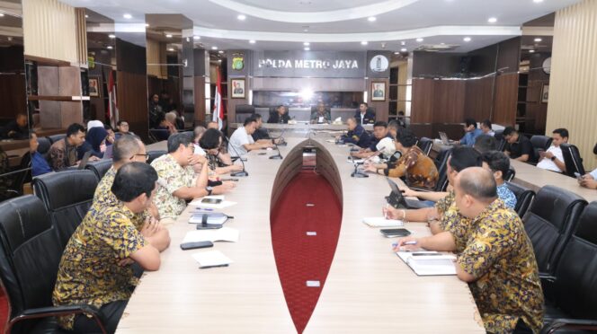 
					Polda Metro Jaya Rakor Satgas Saber Pangan, Antisipasi Rawan Bapokting Dua Pekan Jelang Hari Raya