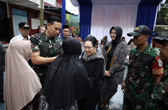 
					Bakti Sosial Ramadan, Ibu Siti Harjanti Wismoyo Aris Munandar Salurkan 250 Paket Sembako untuk Warga Sungai Bambu