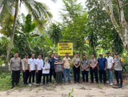 Sat Binmas Polres Muara Enim Survei Lokasi Bantuan Mesin Pengering Jagung di Desa Karang Endah