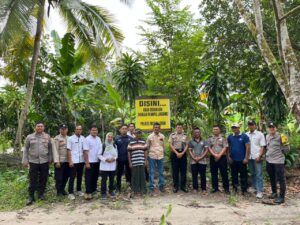 Sat Binmas Polres Muara Enim Survei Lokasi Bantuan Mesin Pengering Jagung di Desa Karang Endah