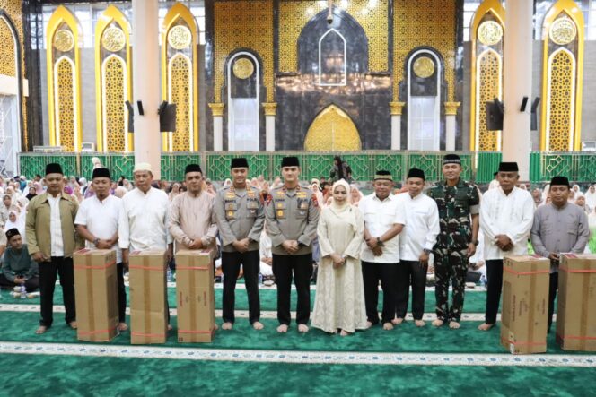
					Brigjen Pol Sonny Irawan Safari Ramadhan di labuhanbatu Jalin Silaturahmi kepada ummat