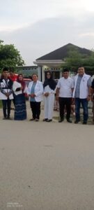 Berbagi Takjil di Perlabian Desa Losari, Pengurus PSI Labusel Pererat Kebersamaan dengan Masyarakat