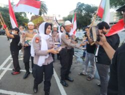 Penyampaian Aspirasi di Kedubes AS Berlangsung Kondusif, Polisi Bagikan Snack ke Peserta Aksi