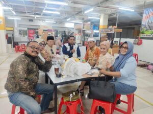 AYS Prayogie Pimpin Rapat Persiapan Santunan Anak Yatim dan Bukber MIO Indonesia