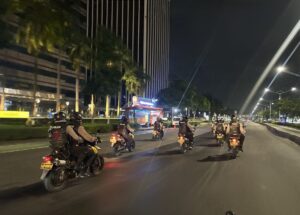 Patroli Perintis Presisi Gagalkan Tawuran di Jaktim, 4 Pemuda dan 12 Sajam Diamankan