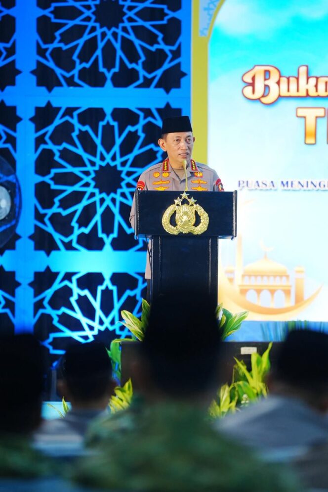 
					Buka Puasa Bersama TNI-Polri, Kapolri Tegaskan Sukseskan Program Presiden