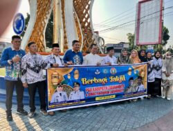 Dinas Pendidikan Bersama PGRI Labuhanbatu Berbagi 1.000 Takjil Kepada Masyarakat