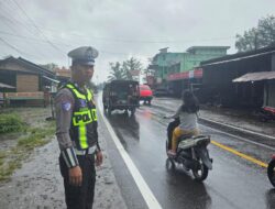 Arus Mudik Mulai Meningkat Melintasi Pos Pelayanan Cinta Kasih, Petugas Lakukan Pengaturan Lalu Lintas