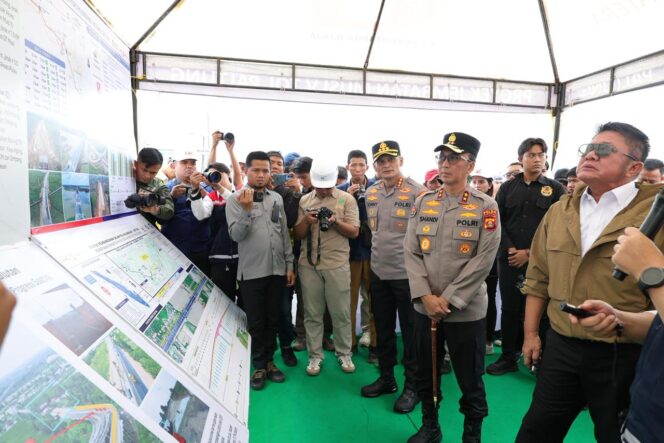 
					Kapolres Muba Turun Tangan Atasi Macet Jalintim, Arus Mudik Berangsur Lancar