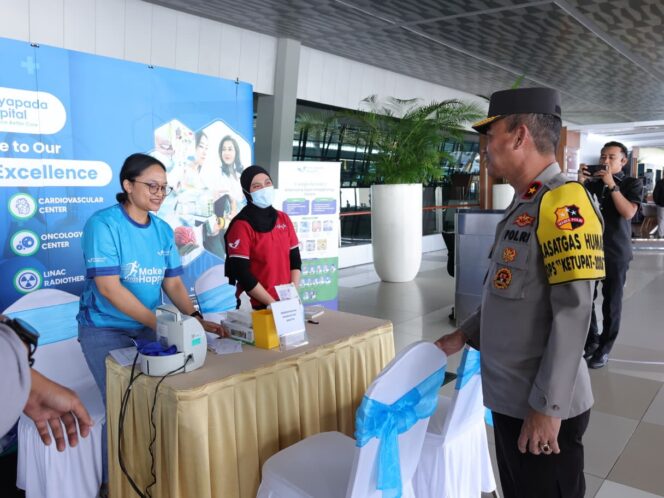 
					Arus Mudik di Bandara Soekarno-Hatta lancar, Polri Pastikan Pelayanan Optimal bagi Masyarakat