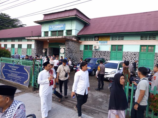 
					Pengamanan Sholat Idul Fitri 1447 H, Polsek Lawang Kidul Pastikan Ibadah Berjalan Aman dan Khusyuk