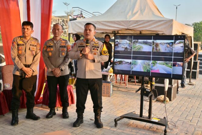 
					Polres Labuhanbatu Selatan Pasang 20 Titik CCTV, Pantau Arus Mudik dan Antisipasi Kemacetan