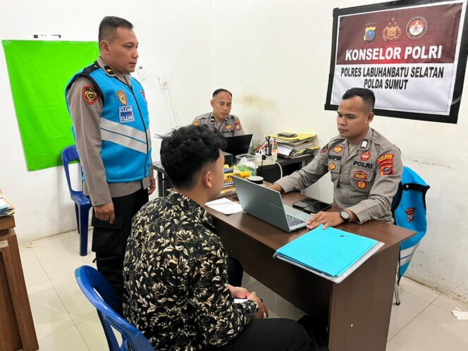 
					Penerimaan Polri 2026 di Polres Labuhanbatu Selatan Disambut Antusias, 65 Pendaftar Ikuti Tahap Awal